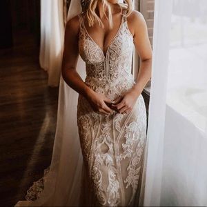 D3238 Essence of Australia wedding dress. Sample size. BRAND NEW NEVER OPENED.